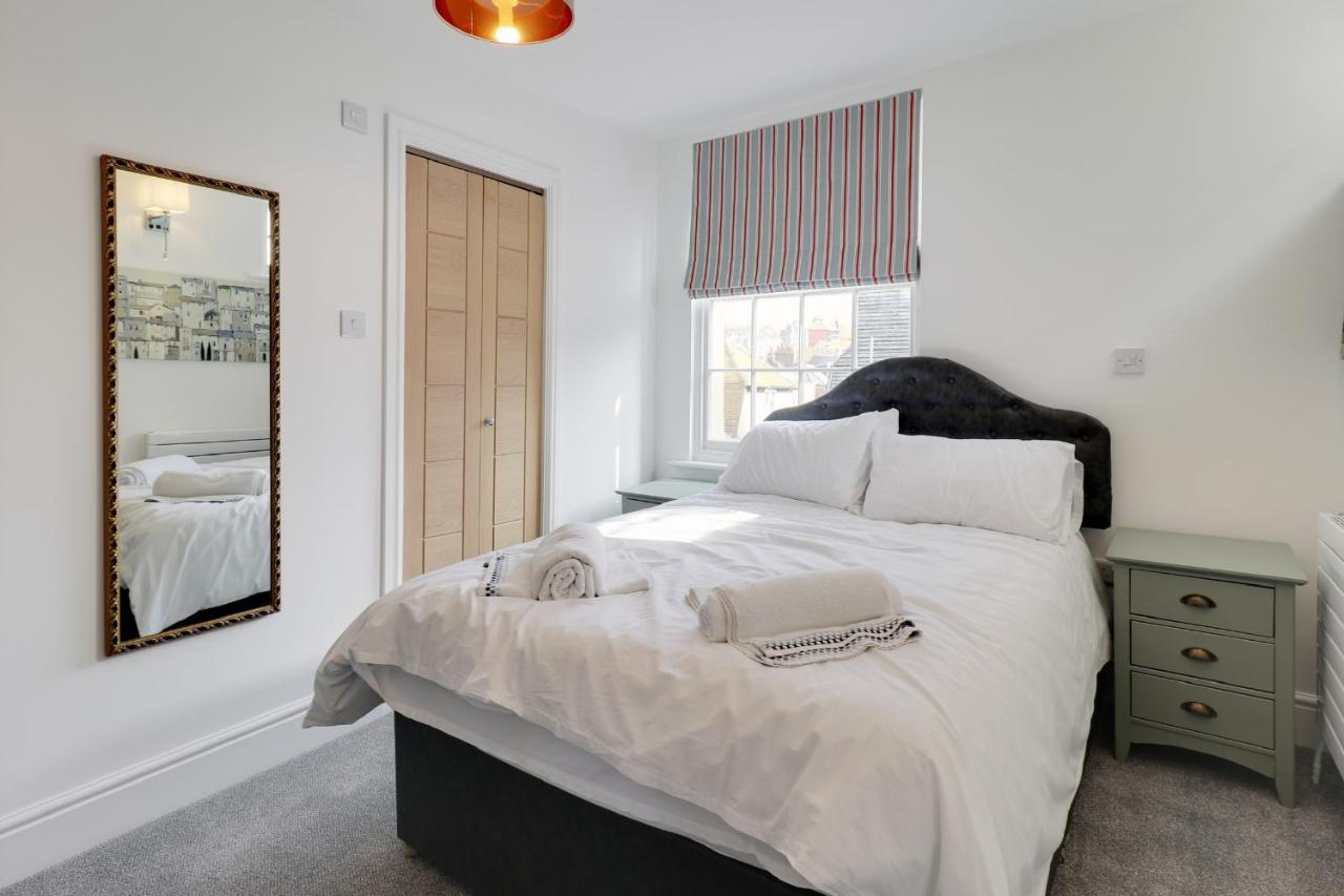 Master Accommodation Suite 6 Гастингс Экстерьер фото